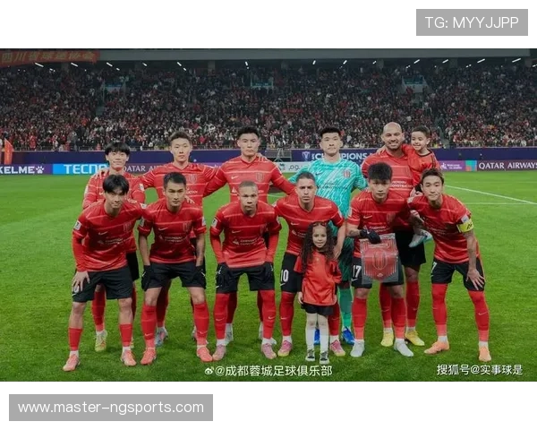 中国足球联赛迎来新变化 多支球队引援成亮点 引发球迷热议