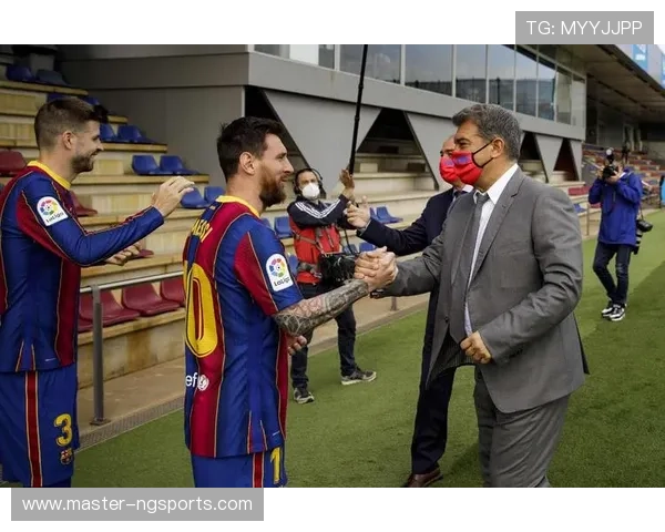 梅西重返巴萨传闻再起 足球迷热议未来归属是否会回归诺坎普