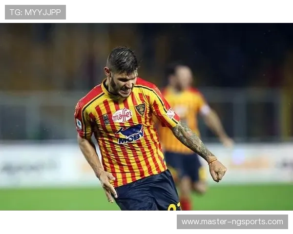 莱切足球俱乐部历史发展与意甲赛场表现的全景回顾与分析